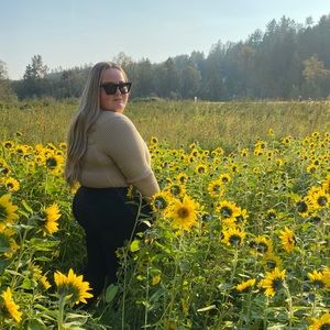 Meet your Posher, Linzi